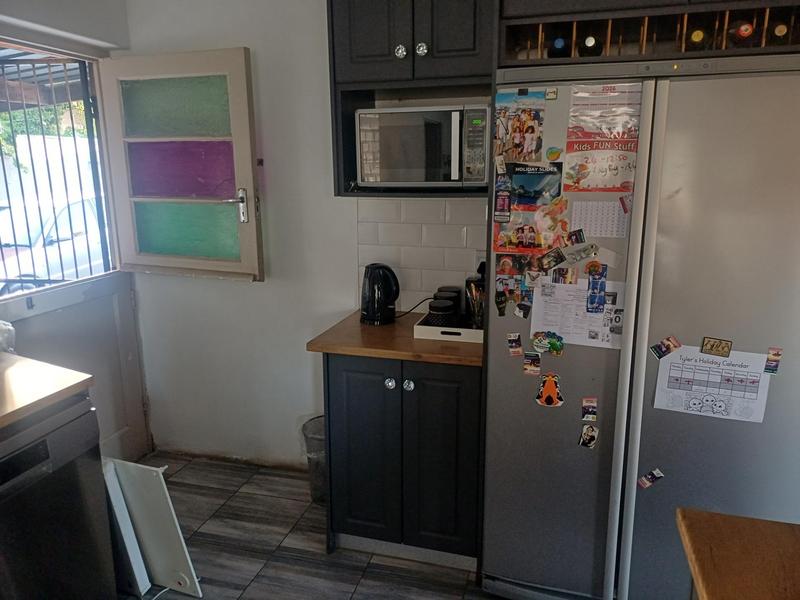 To Let 4 Bedroom Property for Rent in Morgenster Western Cape